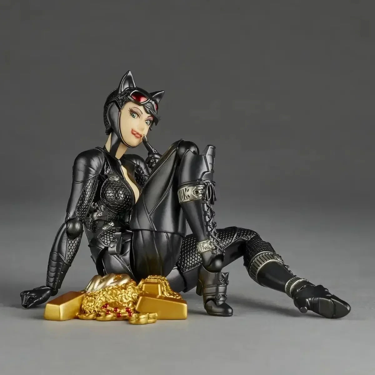 MAX Factory Kaiyodo Revoltech Yamaguchi Catwoman Figuras Ko Model Action Figure Customized Gifts Toys