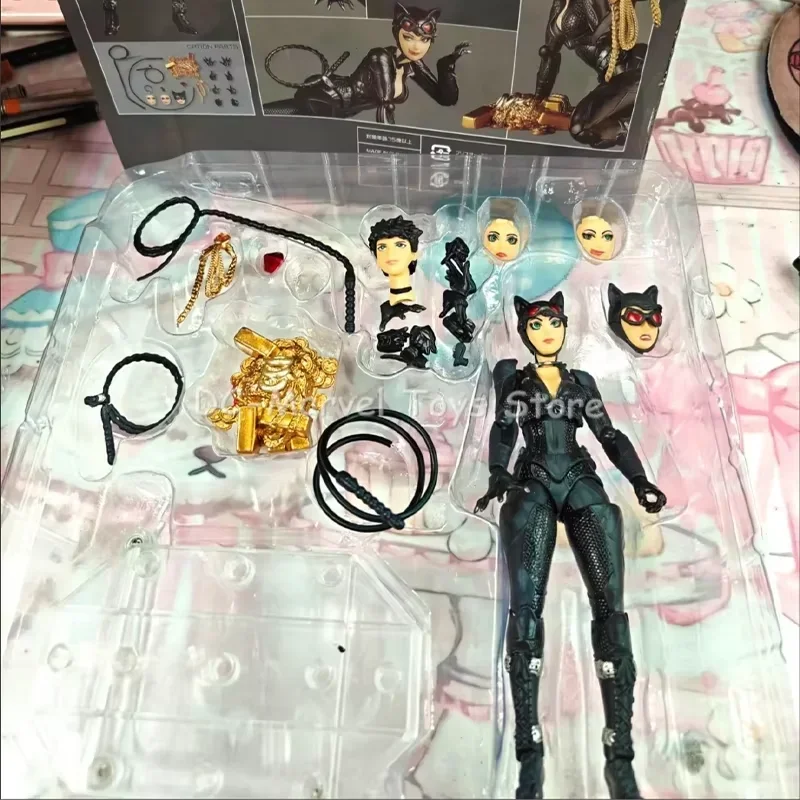 MAX Factory Kaiyodo Revoltech Yamaguchi Catwoman Figuras Ko Model Action Figure Customized Gifts Toys