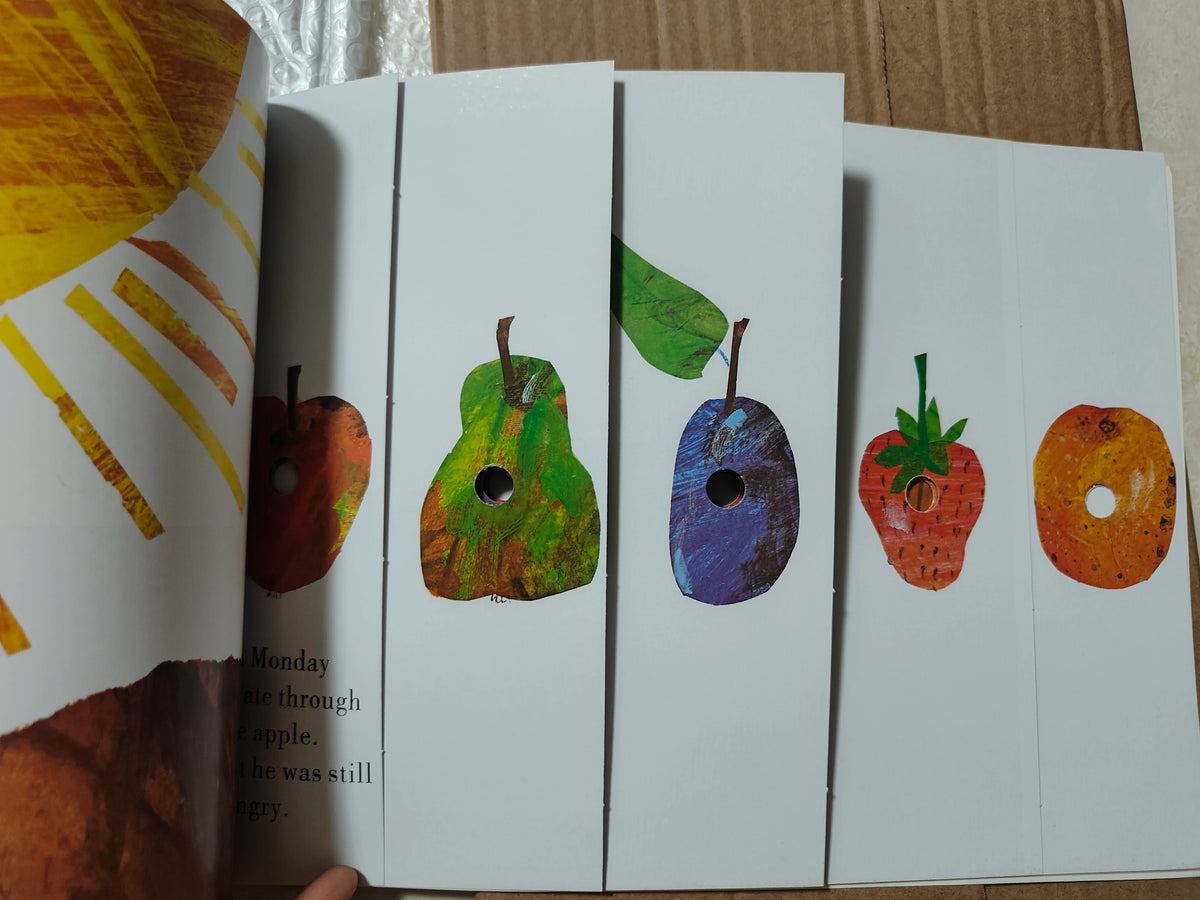 THE VERY HUNGRY CATERPILLAR with Hole Paperback Eric Carle Educational English Picture Book For Baby Kids And Small Children