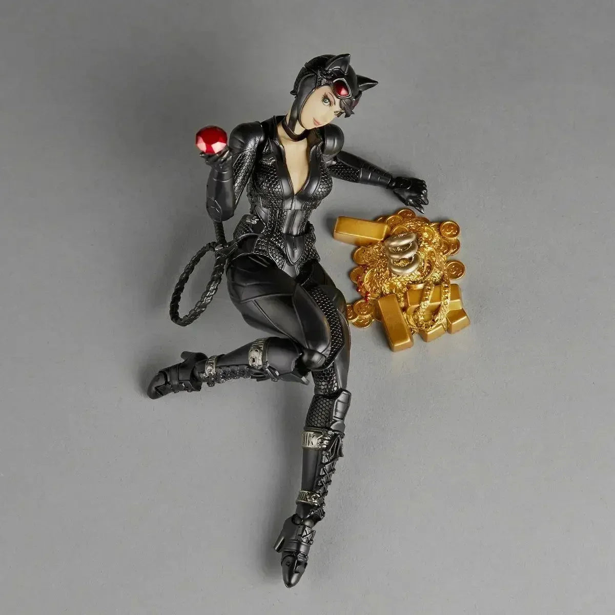 MAX Factory Kaiyodo Revoltech Yamaguchi Catwoman Figuras Ko Model Action Figure Customized Gifts Toys